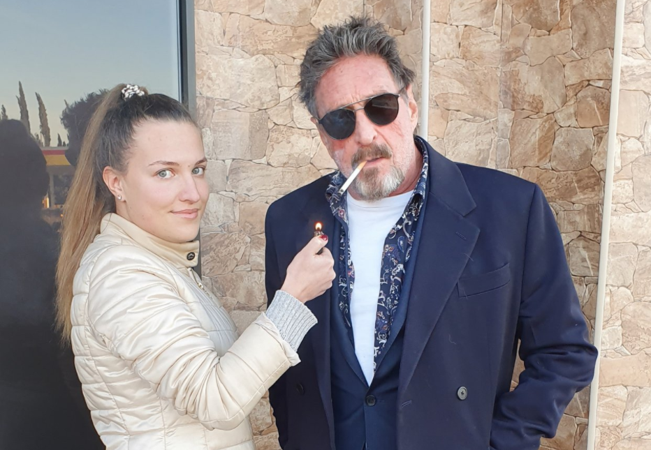 John McAfee jetzt Bitcoin (BTC)-Gegner?! BTC 