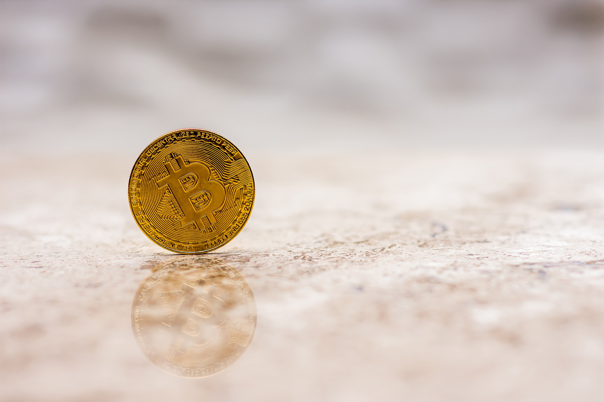 bloomberg-stratege-bitcoin-faengt-an-unzerstoerbar-zu-glaenzen
