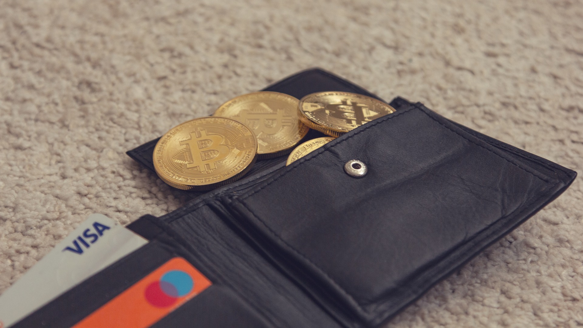 nuvei-und-visa-bringen-kryptofreundliche-debitkarten-auf-den-markt